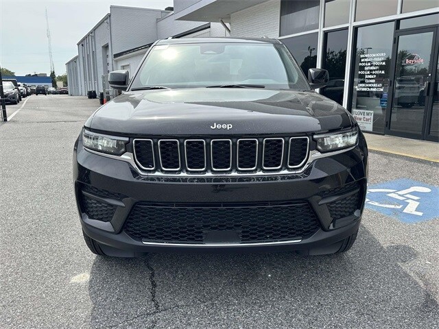 2025 Jeep Grand Cherokee Laredo photo 4