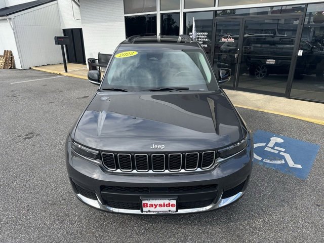 2022 Jeep Grand Cherokee Limited photo 2