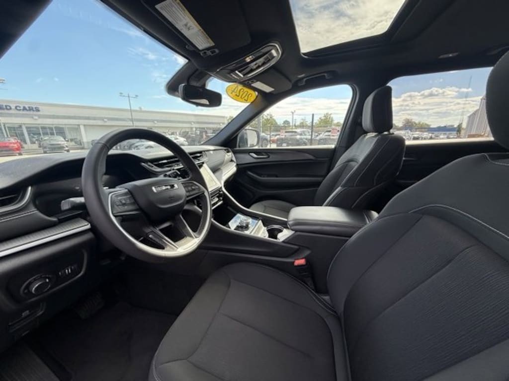 Certified 2024 Jeep Grand Cherokee L Laredo SUV