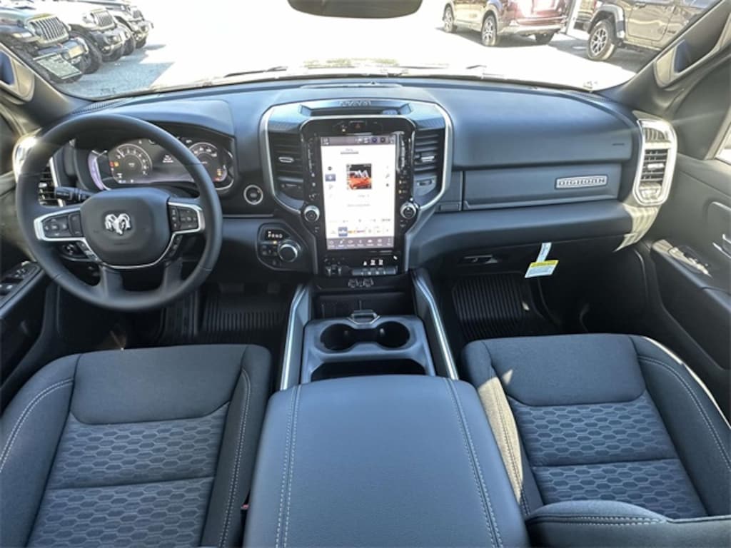 New 2026 Ram 1500 BIG HORN CREW CAB 4X4 5'7 BOX Pickup