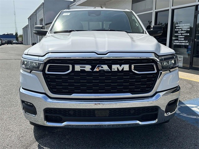 2025 Ram 1500 Big Horn photo 3