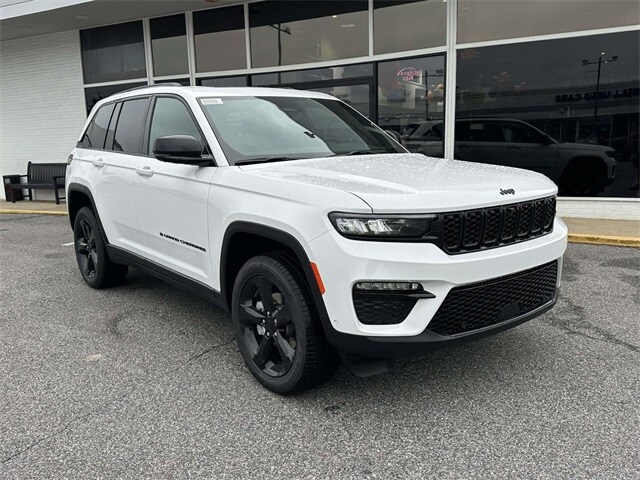 2025 Jeep Grand Cherokee Limited photo 2