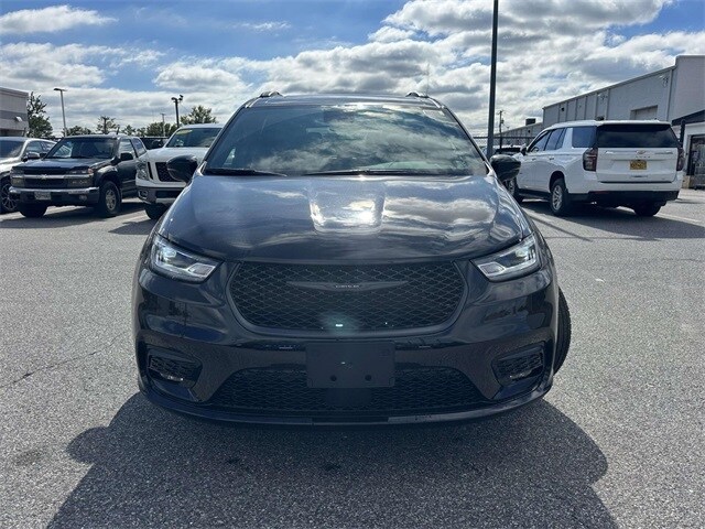 2026 Chrysler Pacifica Limited photo 4