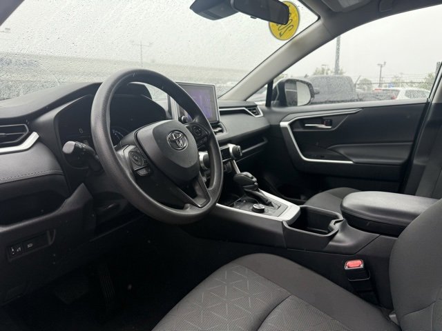2024 Toyota RAV4 Hybrid XLE photo 4