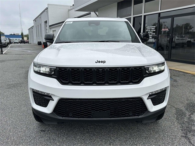 2025 Jeep Grand Cherokee Limited photo 4