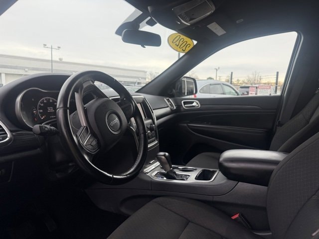 2020 Jeep Grand Cherokee Laredo photo 3