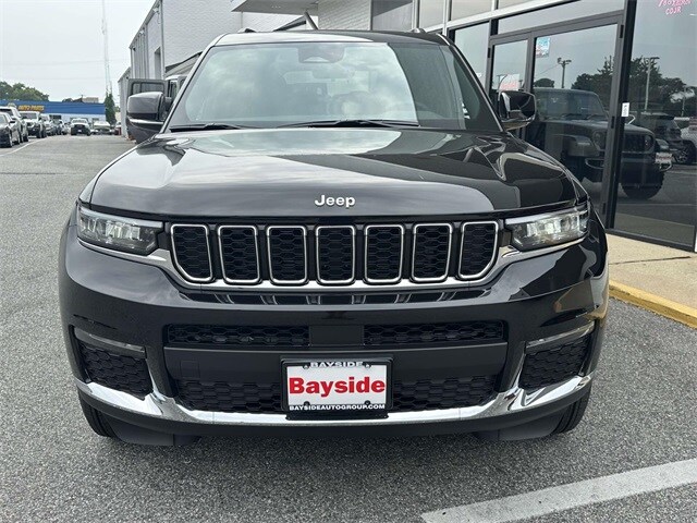 2025 Jeep Grand Cherokee Limited photo 4