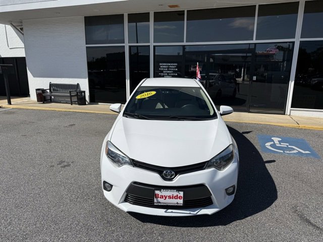 2016 Toyota Corolla LE photo 4
