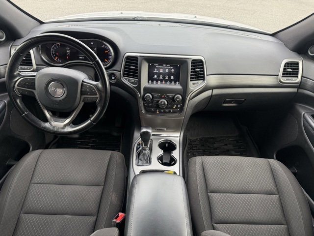 2020 Jeep Grand Cherokee Laredo photo 2