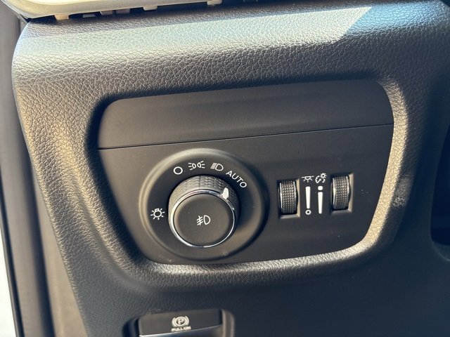 2025 Jeep Grand Cherokee Limited photo 9