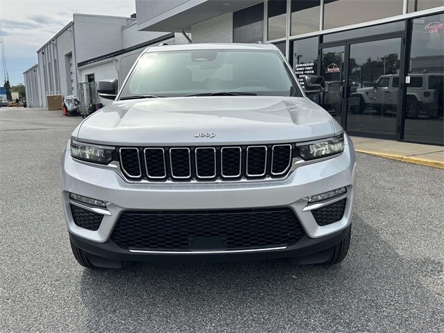 2025 Jeep Grand Cherokee Limited photo 4