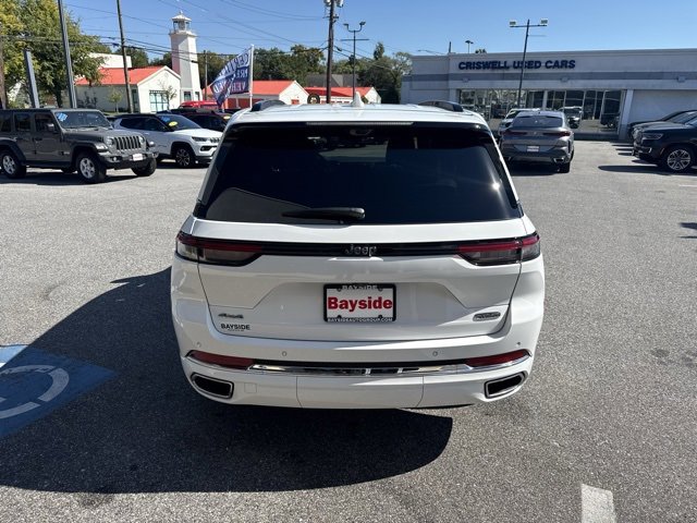 2023 Jeep Grand Cherokee Overland photo 4