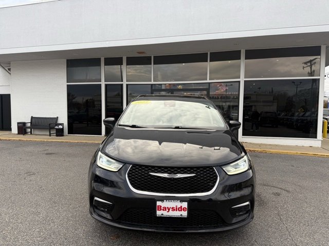 2023 Chrysler Pacifica Touring L photo 3