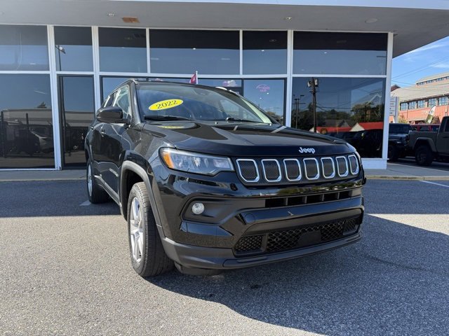 2022 Jeep Compass Latitude photo 2