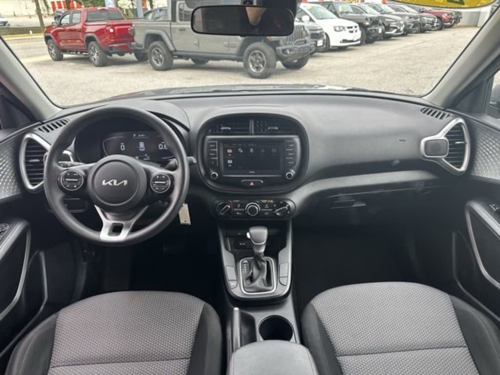 Used 2023 Kia Soul LX Hatchback