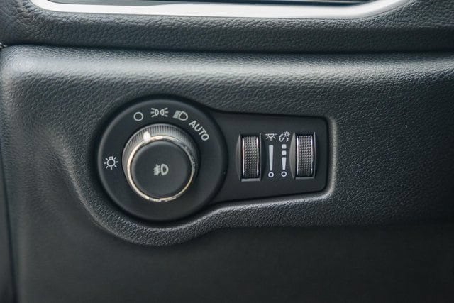 2026 Chrysler Pacifica Select - Photo 49