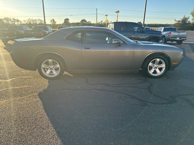2011 Dodge Challenger photo 4