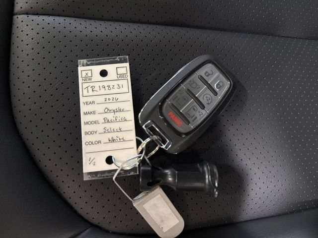 2026 Chrysler Pacifica Select - Photo 31