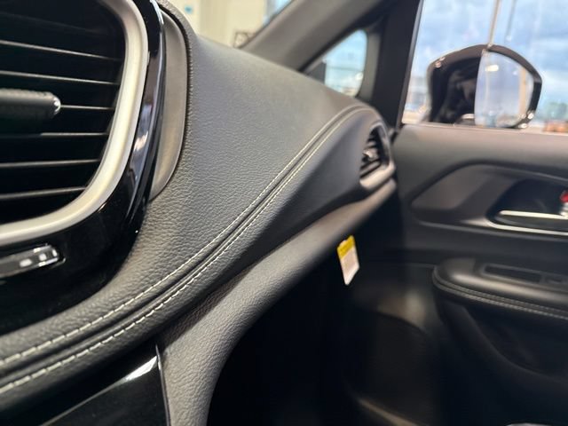 2026 Chrysler Pacifica Select - Photo 29