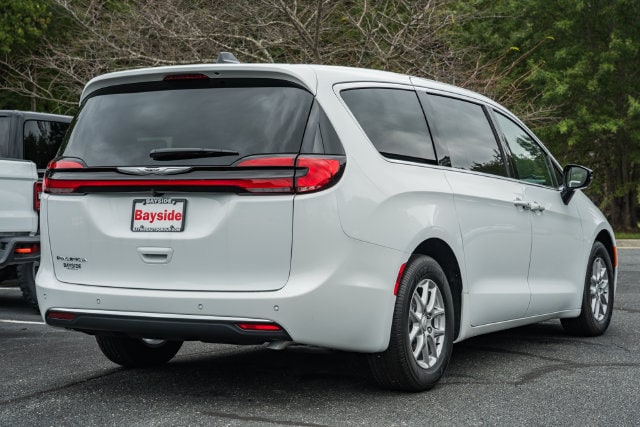 2026 Chrysler Pacifica Select - Photo 6