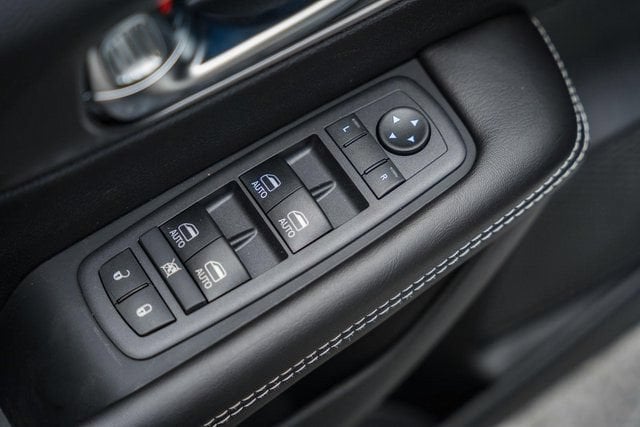 2026 Chrysler Pacifica Select - Photo 45