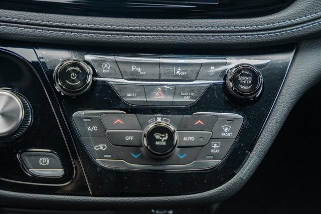 2026 Chrysler Pacifica Select - Photo 35