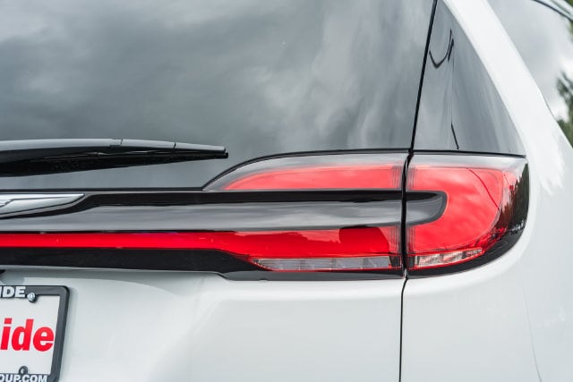 2026 Chrysler Pacifica Select - Photo 8