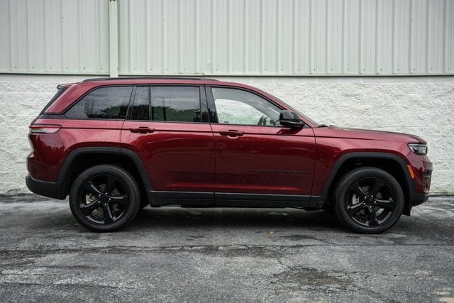 2023 Jeep Grand Cherokee Laredo Altitude X photo 3