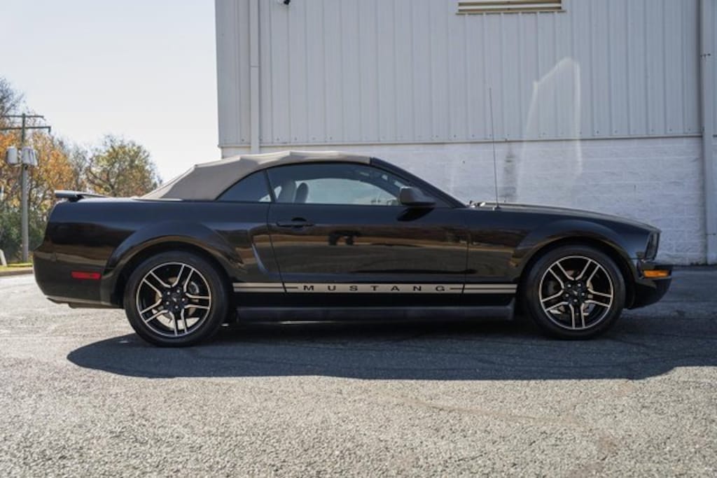 Used 2005 Ford Mustang Convertible