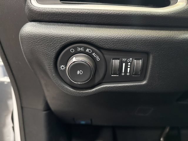 2026 Chrysler Pacifica Select - Photo 16