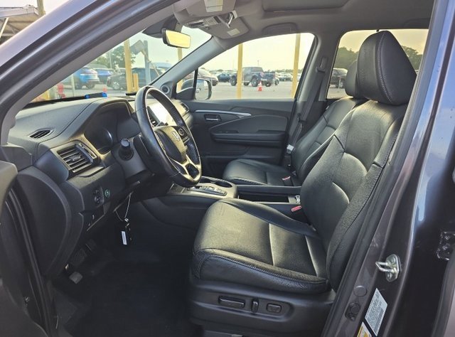 2021 Honda Pilot Special Edition photo 2