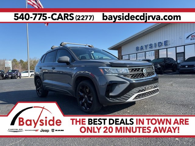 2022 Volkswagen Taos SE's photo