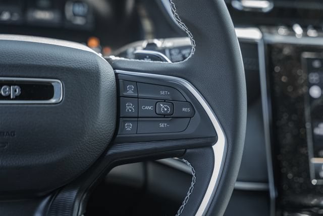 2025 Jeep Grand Cherokee Laredo - Photo 38