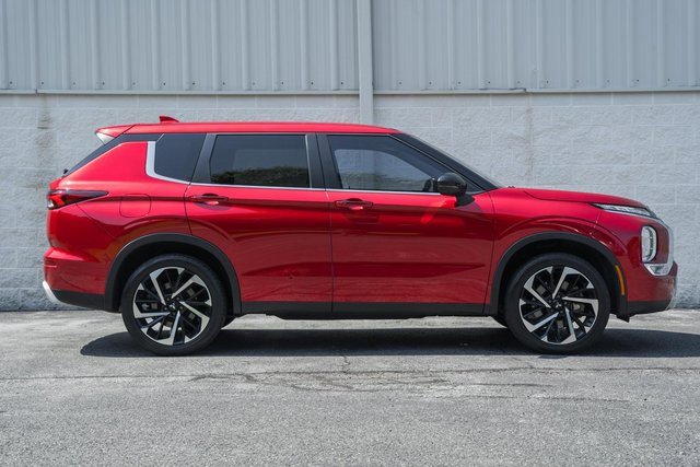 2022 Mitsubishi Outlander SE Launch Edition photo 4
