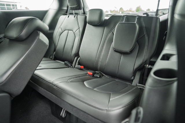 2026 Chrysler Pacifica Select - Photo 41