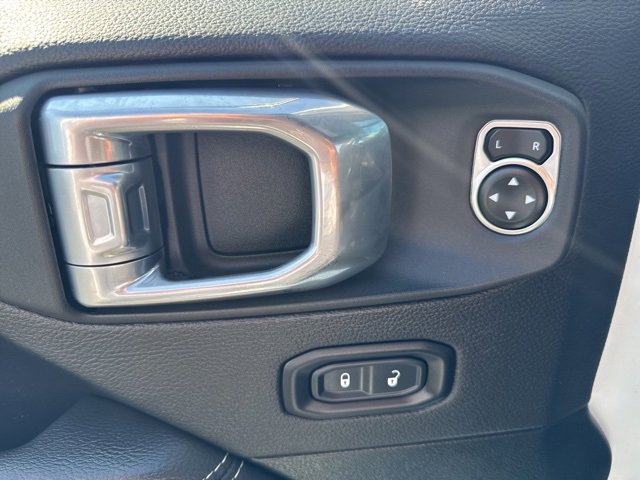 2023 Jeep Wrangler 4xe Sahara photo 17