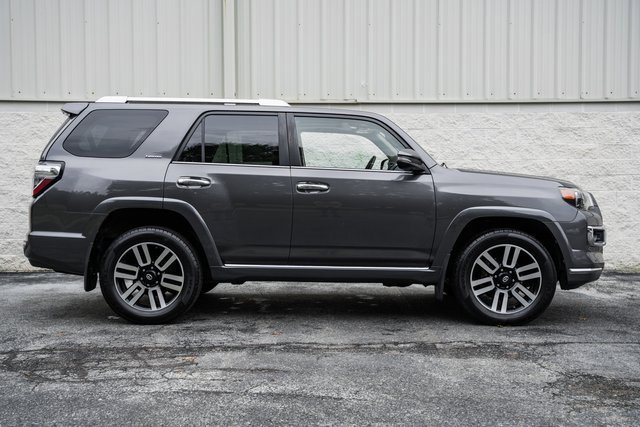 2017 Toyota 4Runner Limited photo 4