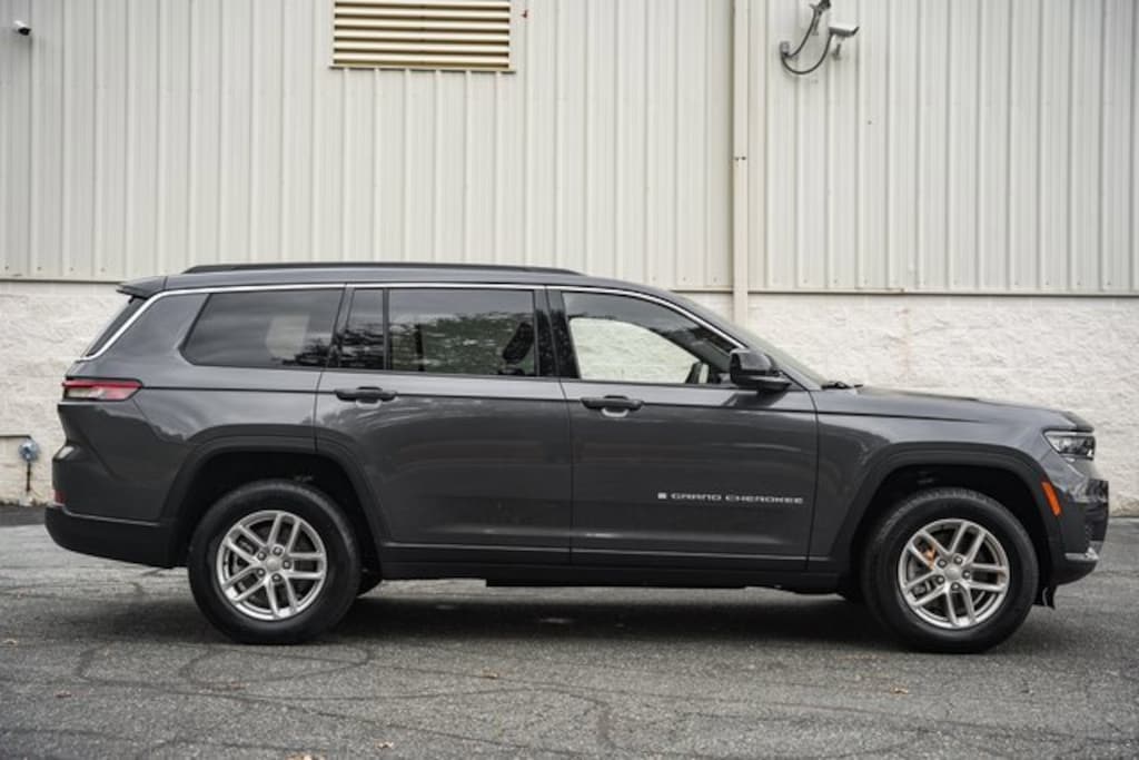 New 2025 Jeep Grand Cherokee L LAREDO 4X4 Sport Utility
