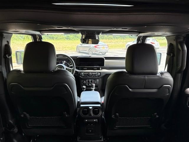 2026 Jeep Wrangler 4-Door Sahara - Photo 22