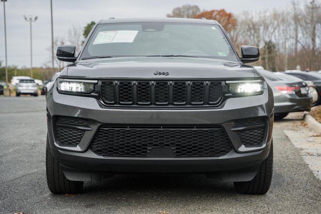 2022 Jeep Grand Cherokee Laredo photo 3