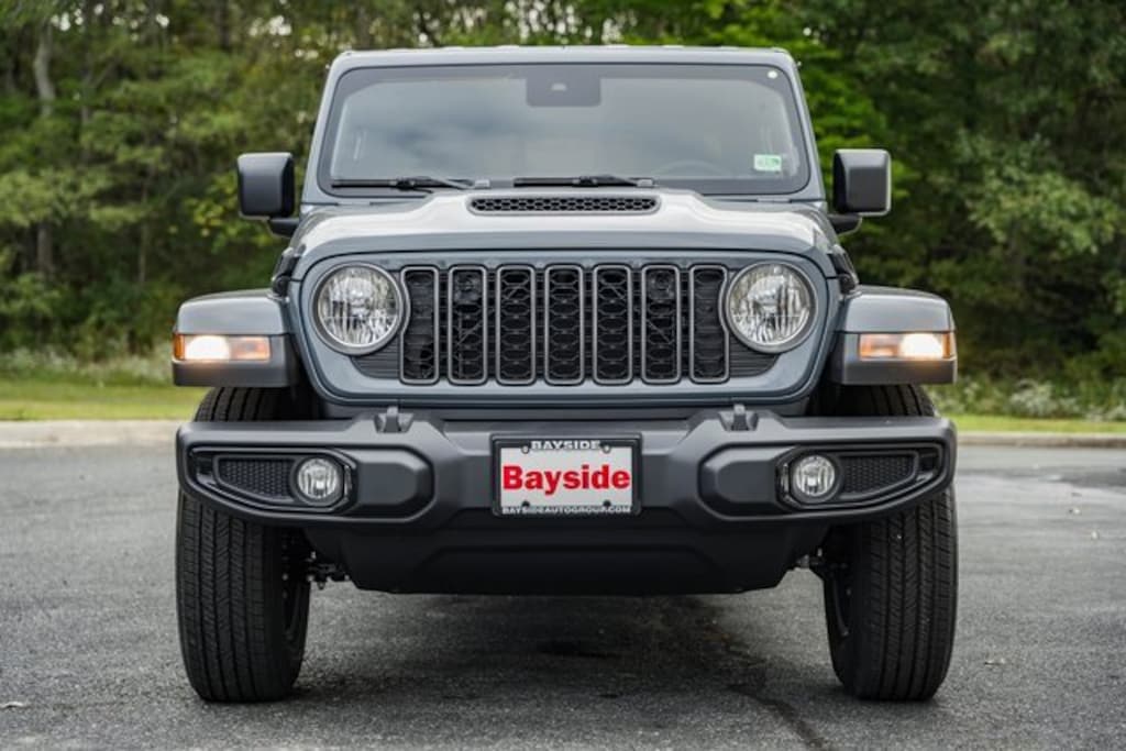 New 2025 Jeep Gladiator SPORT S 4X4 Pickup