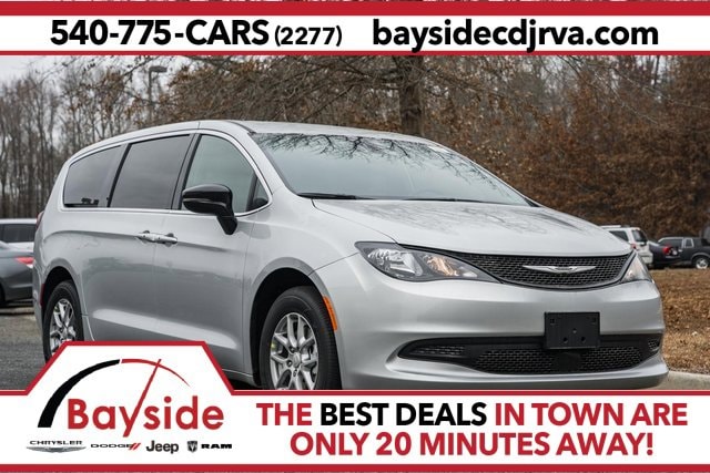 2026 Chrysler Voyager LX's photo