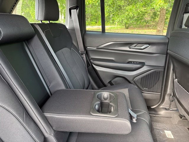 2025 Jeep Grand Cherokee Laredo - Photo 30