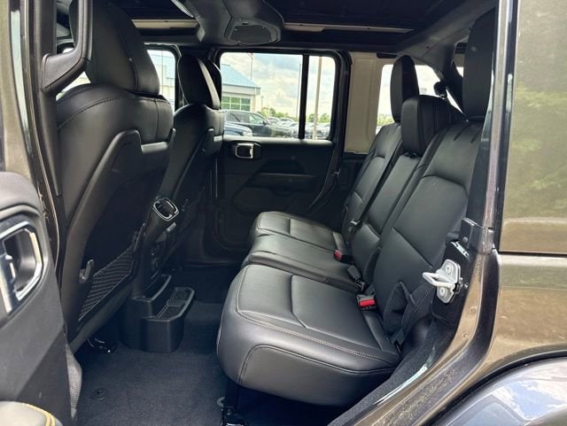 2026 Jeep Wrangler 4-Door Sahara - Photo 19