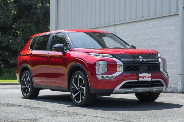 2022 Mitsubishi Outlander SE Launch Edition photo 2