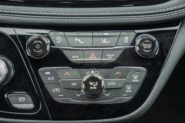 2026 Chrysler Pacifica Select - Photo 30