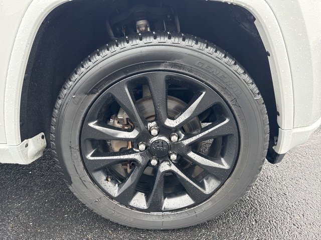 2018 Jeep Grand Cherokee Laredo photo 2