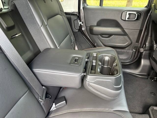 2026 Jeep Wrangler 4-Door Sahara - Photo 32
