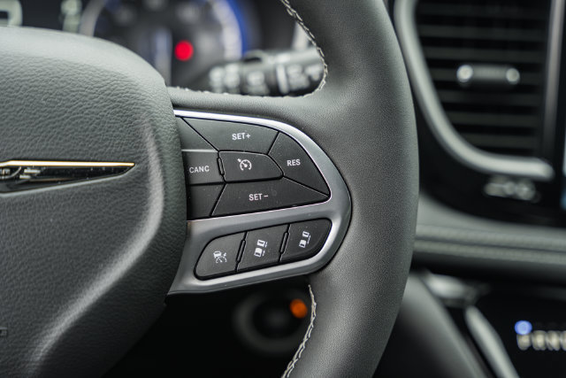 2026 Chrysler Pacifica Select - Photo 37