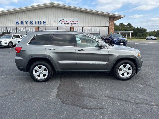 2012 Jeep Grand Cherokee Laredo photo 2